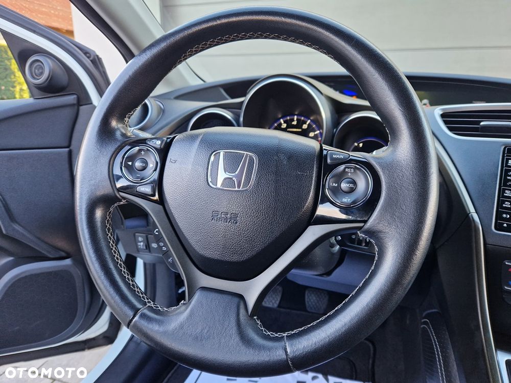 Honda Civic 1.8 i-VTEC Executive Black Edition - 28