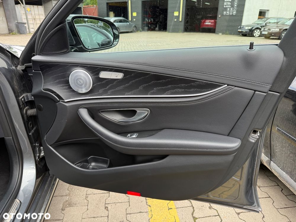 Mercedes-Benz Klasa E 220 d 4-Matic All-Terrain - 17
