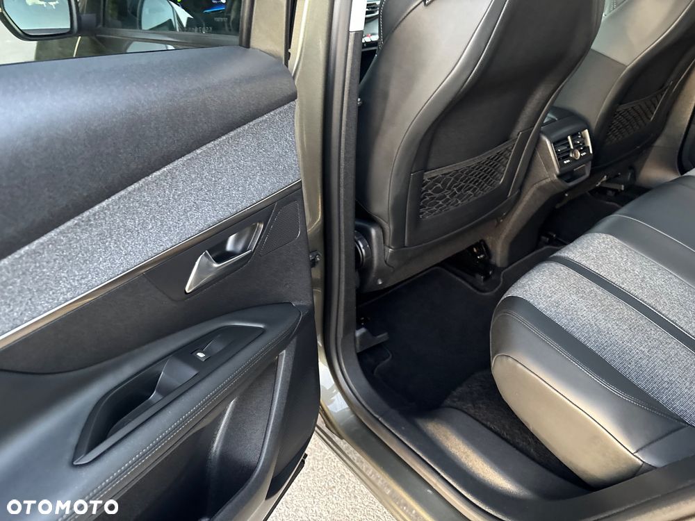 Peugeot 3008 PureTech 130 Stop & Start GPF Allure Pack - 27