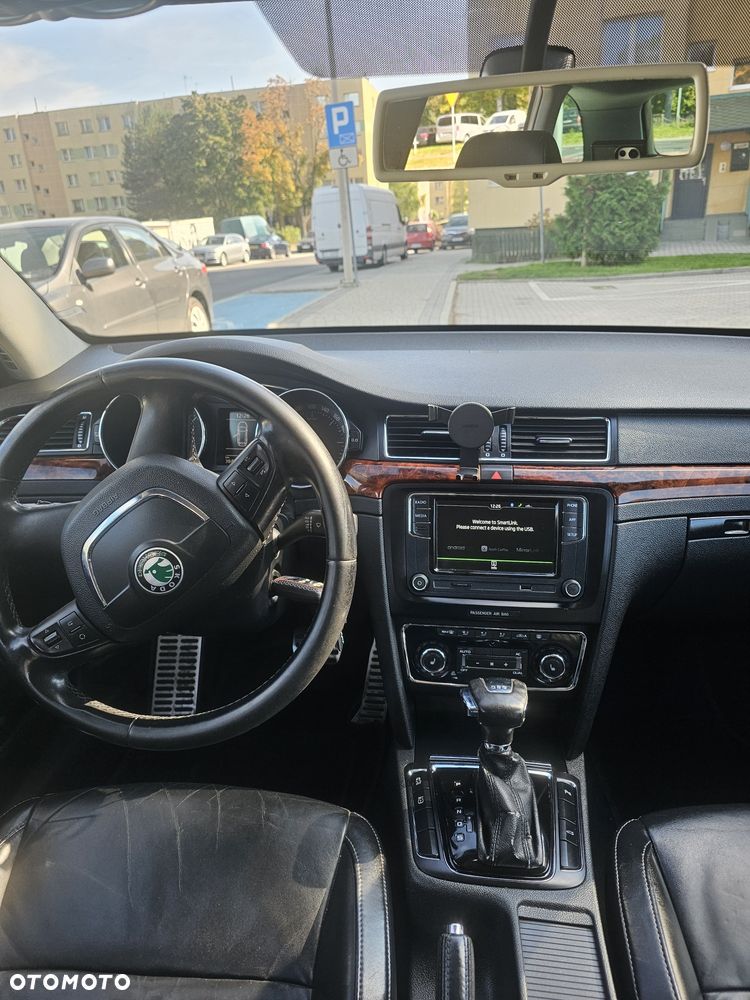 Skoda Superb 2010 photo 5