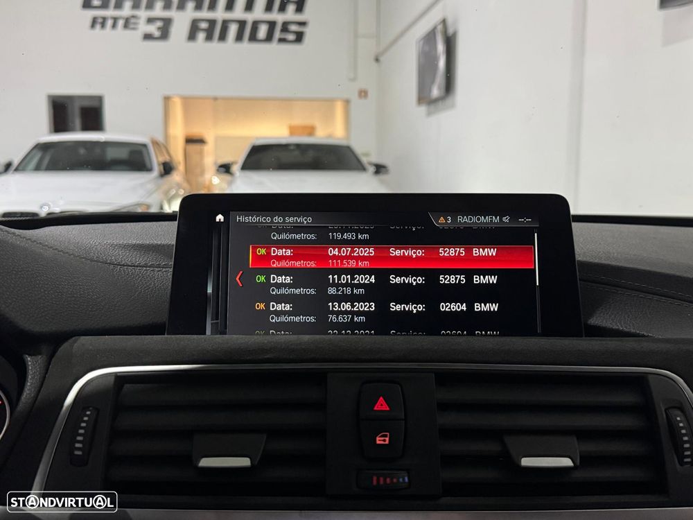 BMW 330 e iPerformance Pack M - 32