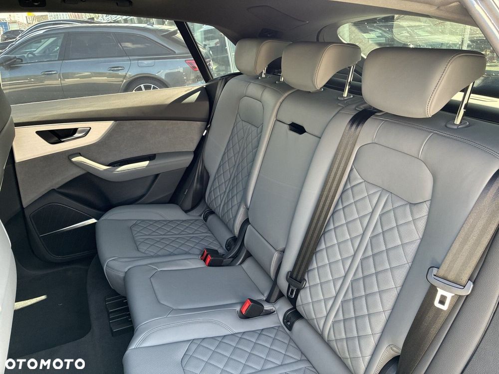 Audi Q8 - 17