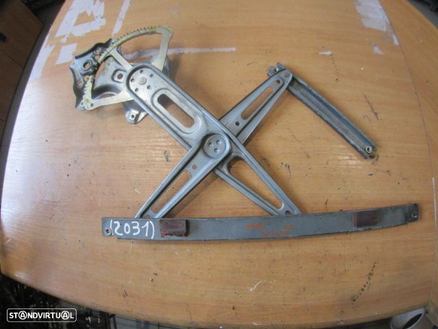 Elevador Sem Motor Elevsm2031 TOYOTA AURIS 2008 2.0D4D 126CV 5P CINZA  FD TOYOTA AURIS 1 FASE 1 2009 2.0 D4D 126CV 5P AZUL FD TOYOTA AURIS 1 FASE 1 2007 1.6I 125CV 5P PRETO FD - 1