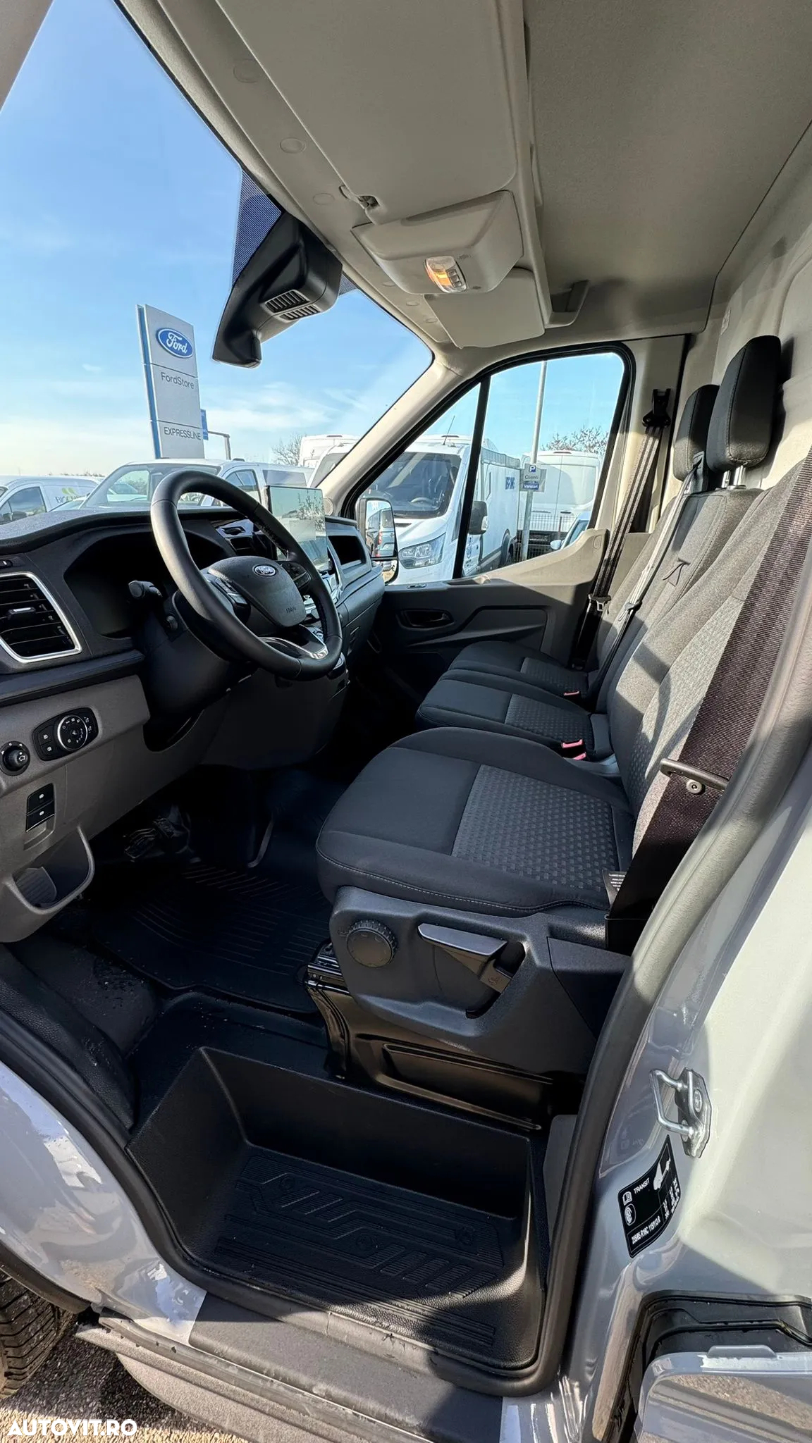 Ford TRANSIT DCIV - 6+1 locuri+ furgon - 10