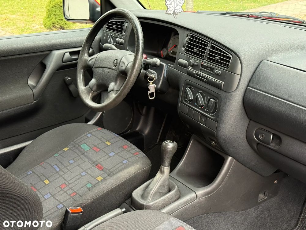 Volkswagen Golf 1.8 CL - 8