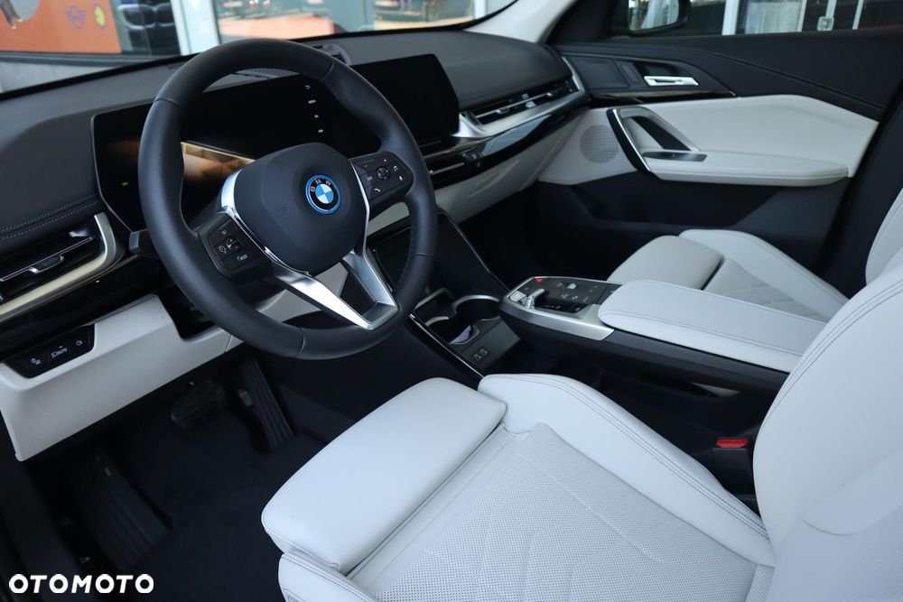 BMW iX1 eDrive20 66.5kWh xLine - 9