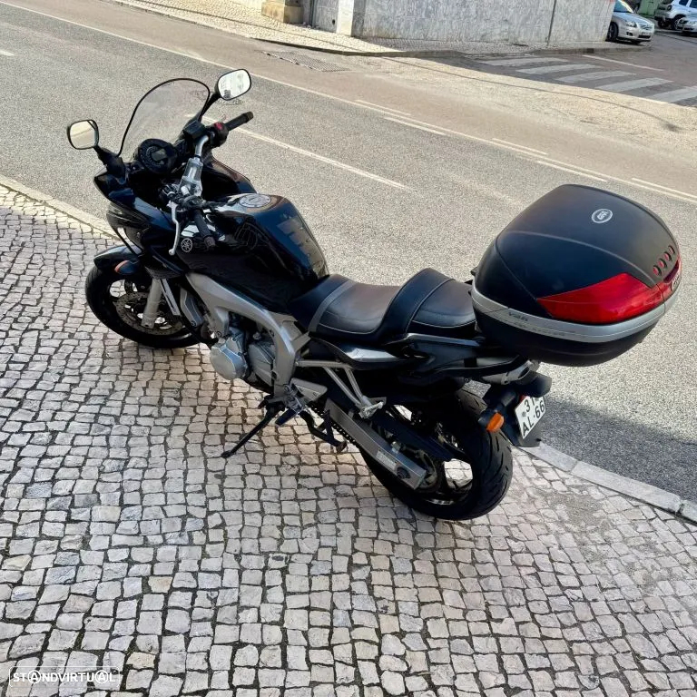 Yamaha FZS 600 - 28