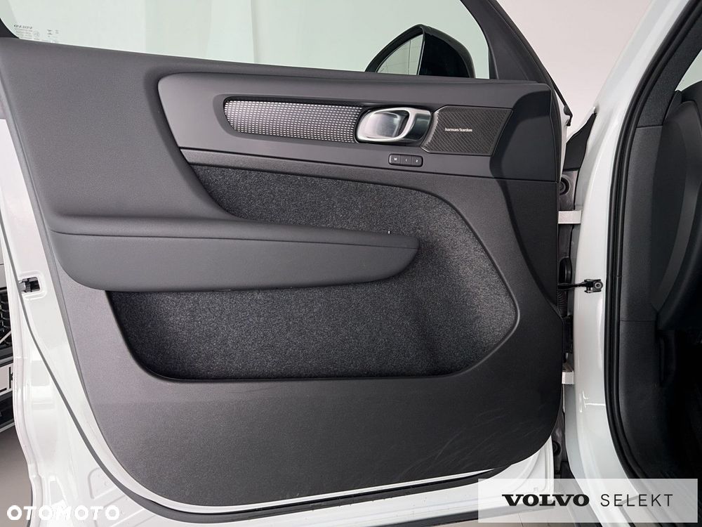 Volvo XC 40 B4 B DKG Ultra Dark - 15