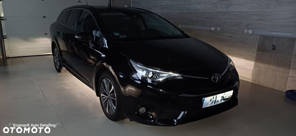 Toyota Avensis 2.0 D-4D Premium - 31