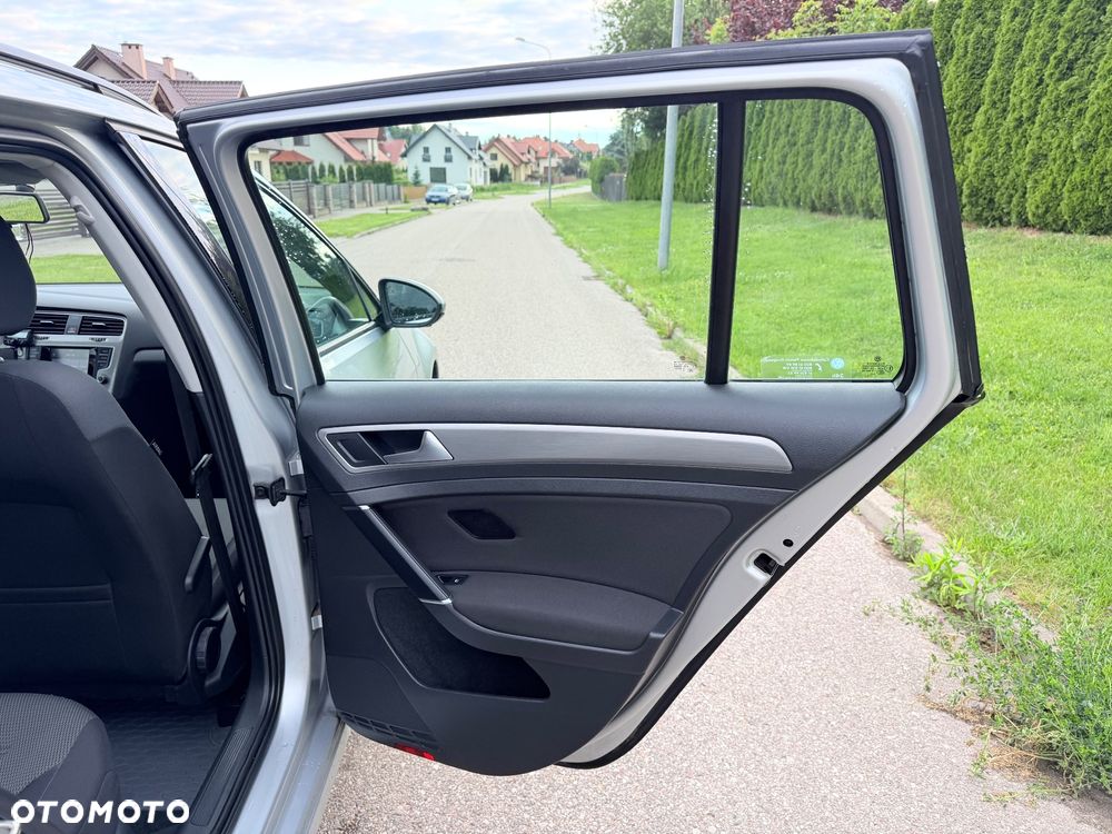 Volkswagen Golf - 9