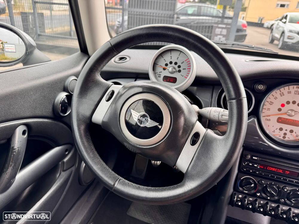 MINI 3 Portas One D - 12