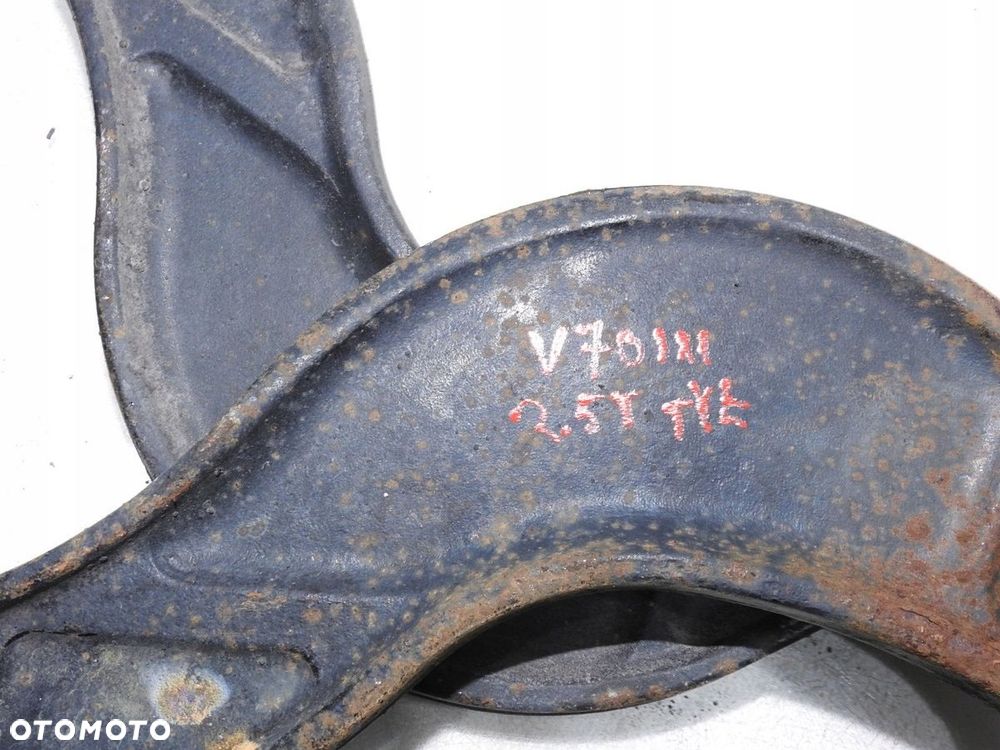 WAHACZ WAHACZE TYŁ VOLVO V70 III 2.5 T - 3