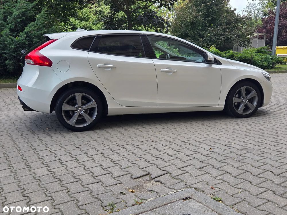 Volvo V40 T2 Momentum - 3