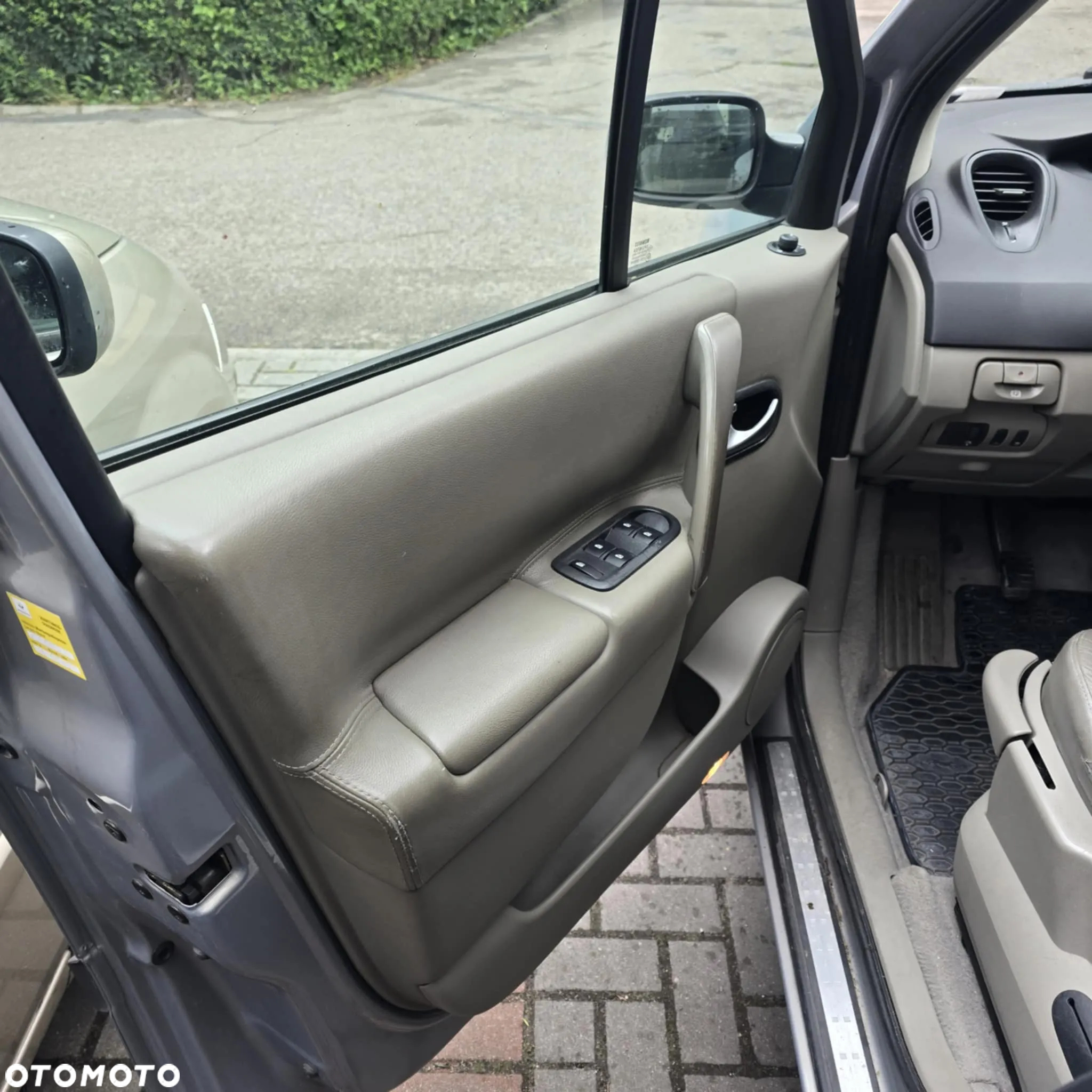 Renault Scenic 2.0 Confort Privilege - 6