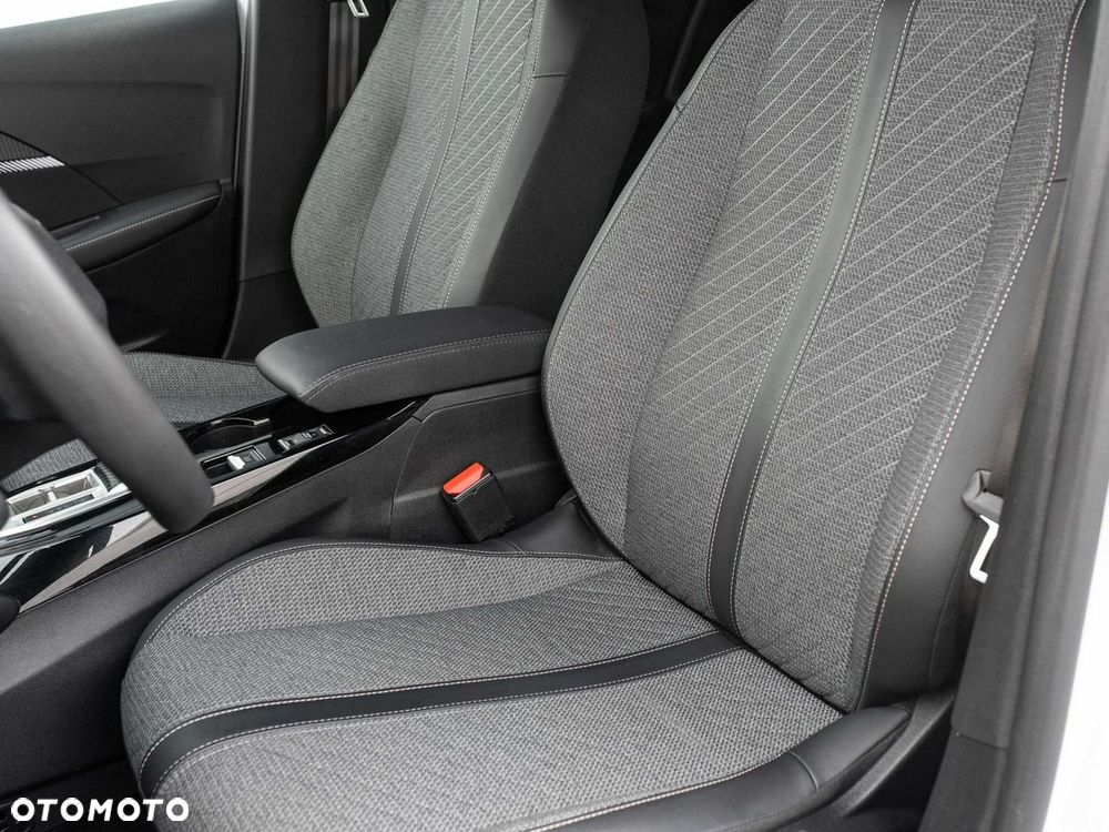 Peugeot 208 50kWh Allure - 12