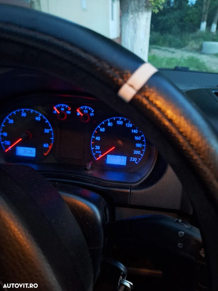 Volkswagen Polo - 5
