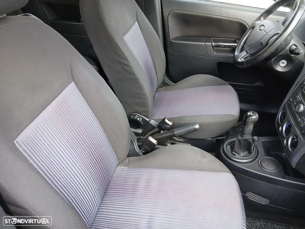 Ford Fusion 1.25 Trend - 2