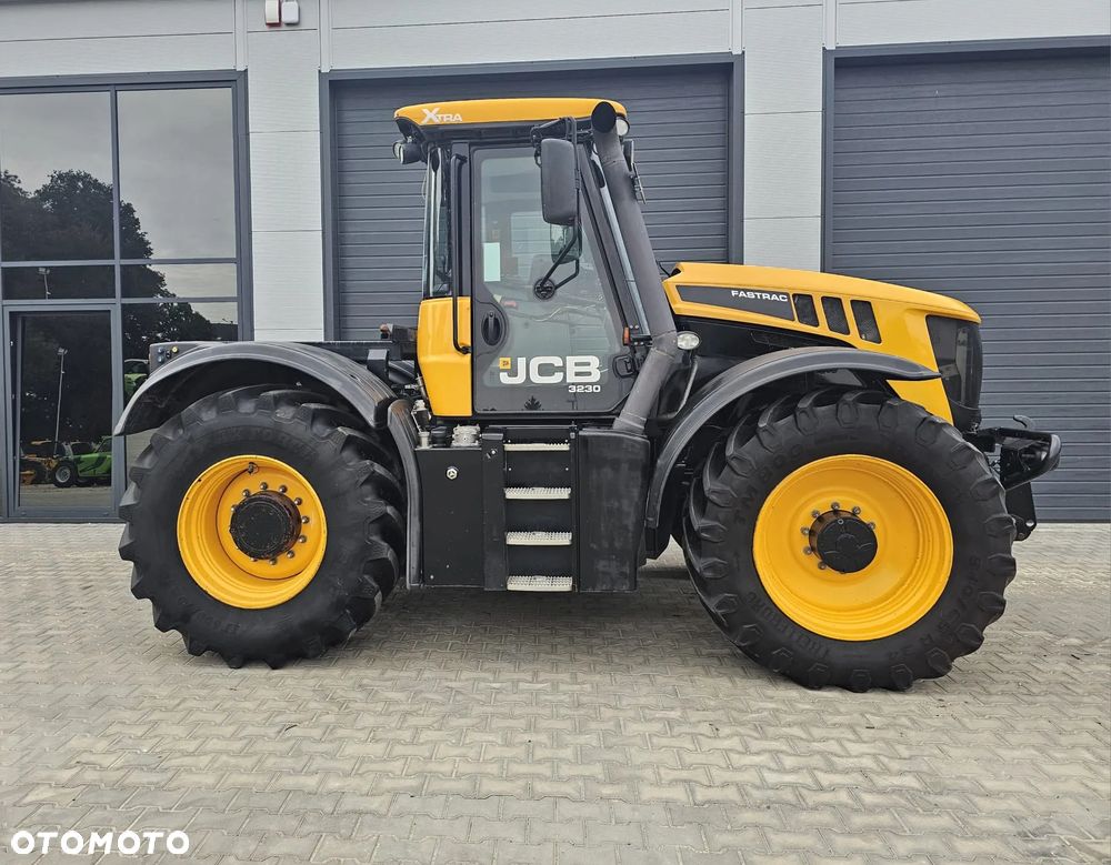 JCB FASTRAC 3230 XTRA - 2