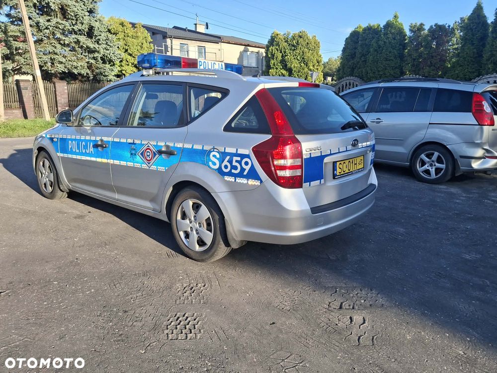 Kia Ceed - 8