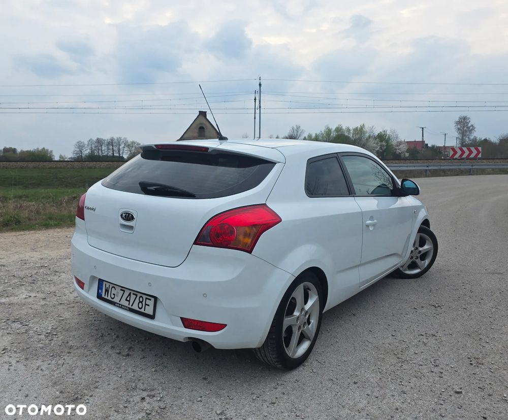 Kia ProCeed 2.0 Optimum + - 6