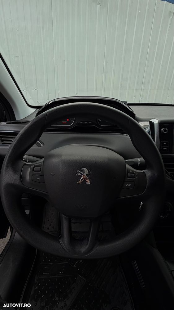 Peugeot 208 1.2 L PureTech Access - 12