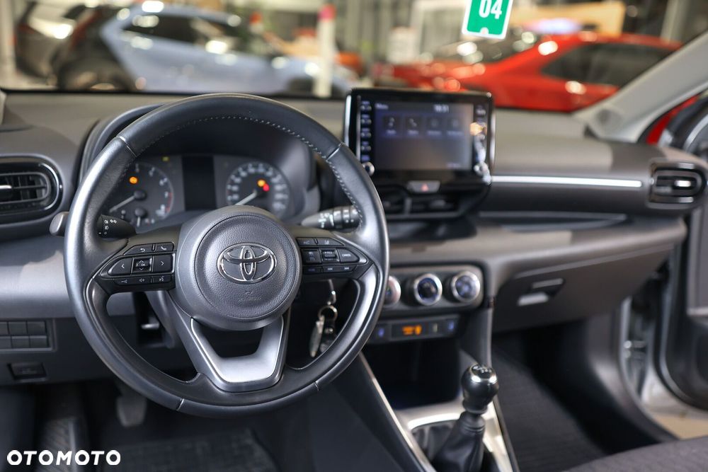 Toyota Yaris 1.5 Comfort - 24