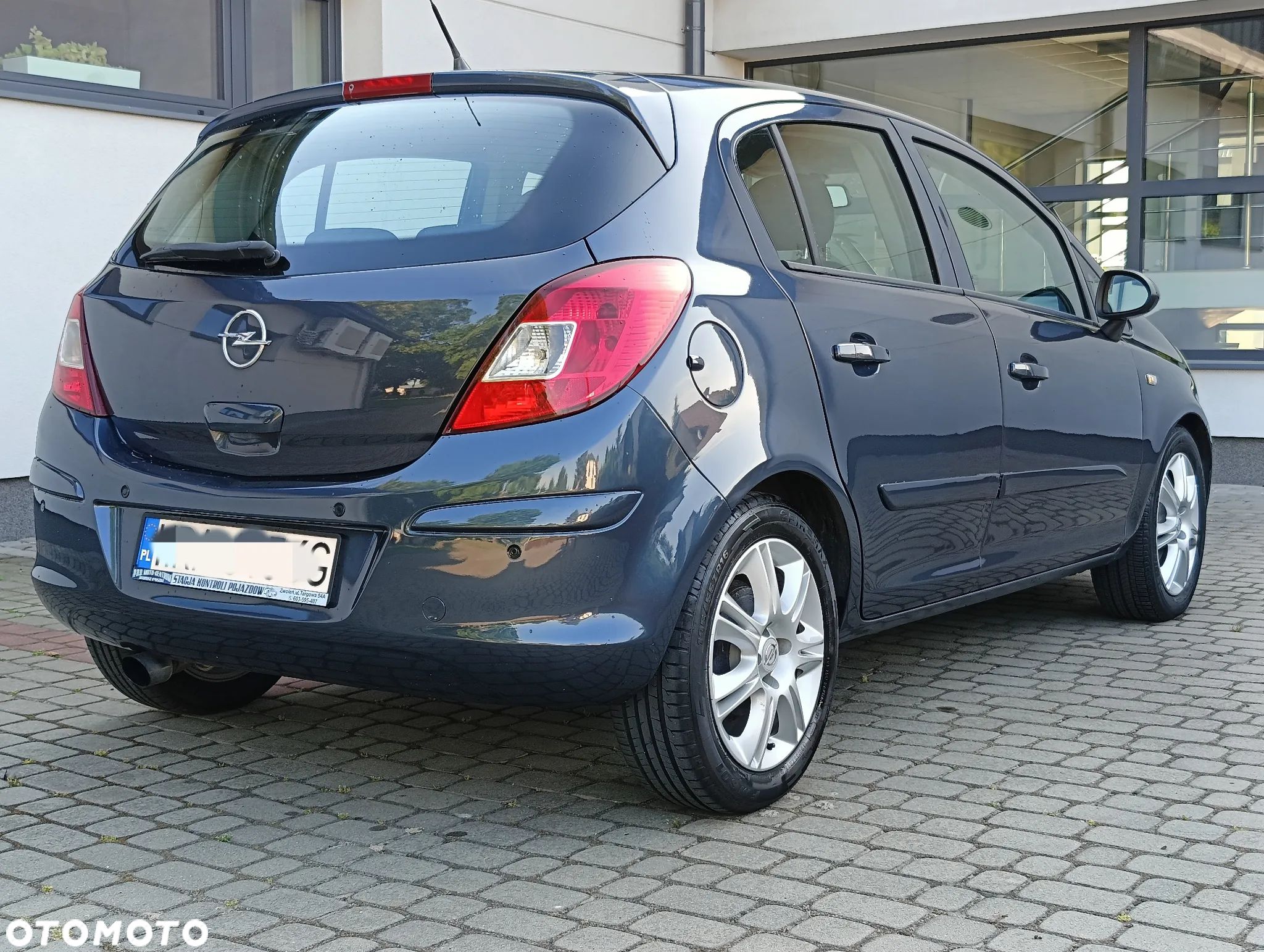 Opel Corsa 1.4 16V Edition - 1