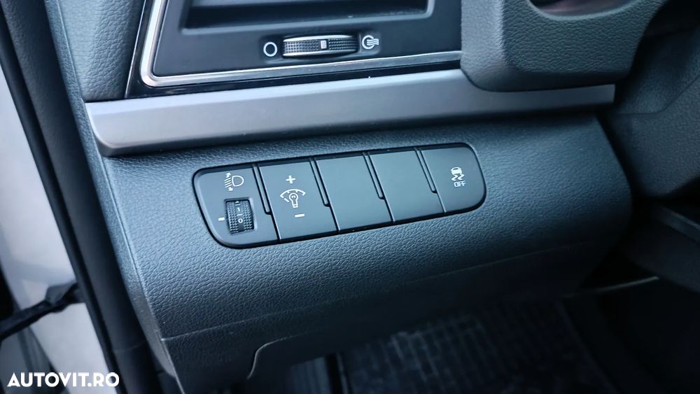Hyundai Elantra 1.6 MPi Highway - 13