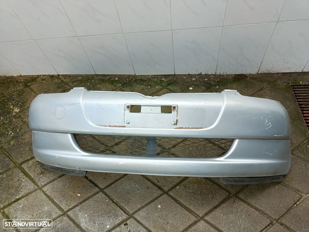 Para choques Toyota Yaris 2001 - 1