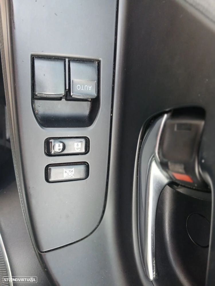 Toyota Yaris 1.5 HSD Exclusive - 30