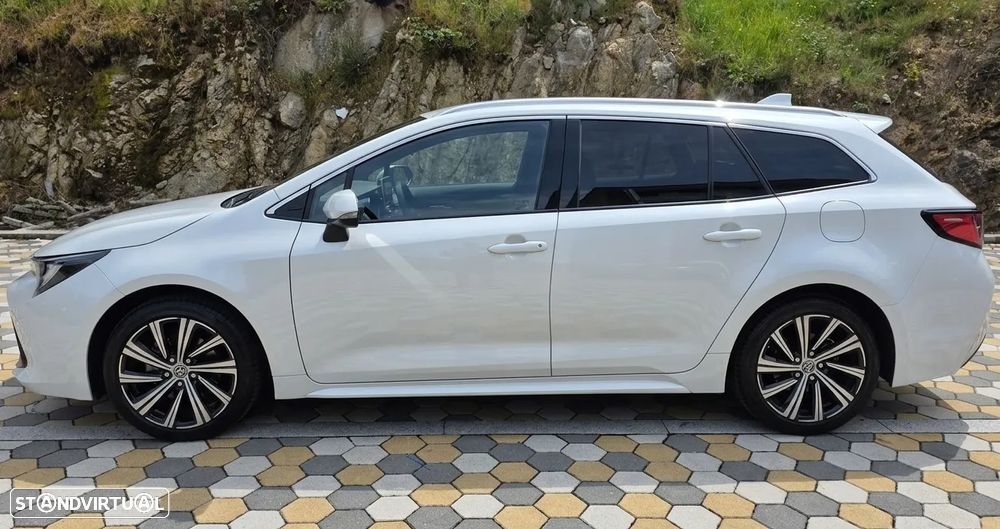 Toyota Corolla Touring Sports 1.8 Hybrid Comfort+P.Sport - 2