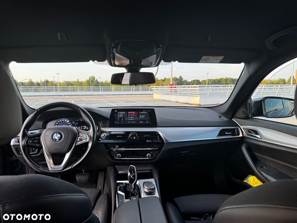BMW Seria 5 520d Sport Line - 26
