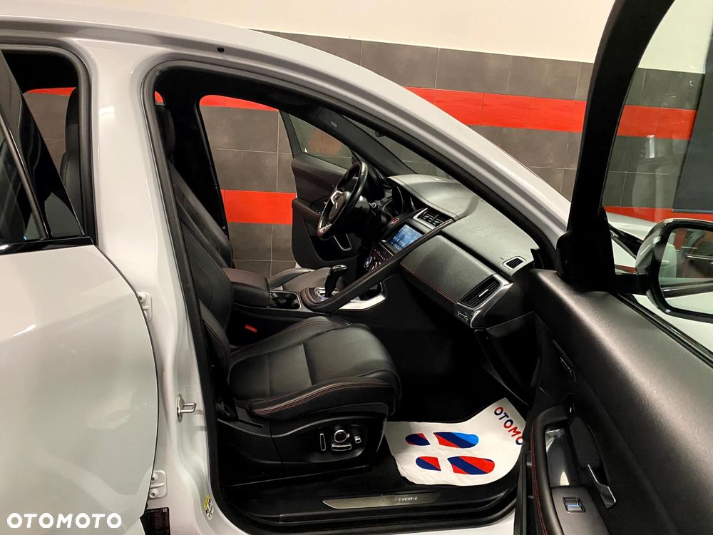 Jaguar E-Pace D180 AWD R-Dynamic S - 24