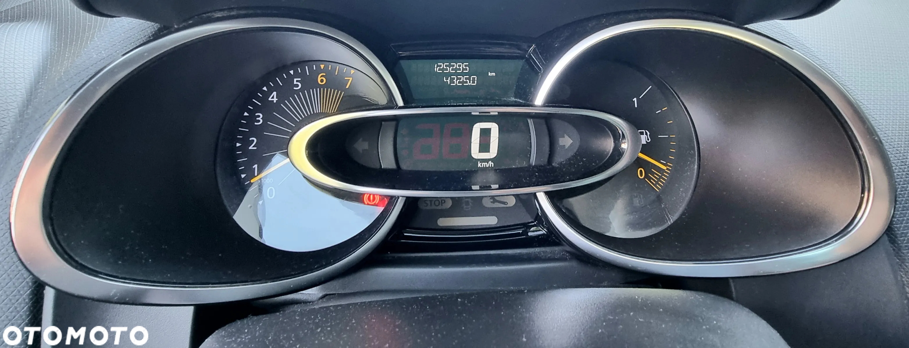 Renault Clio 1.2 16V Limited EU6 - 29