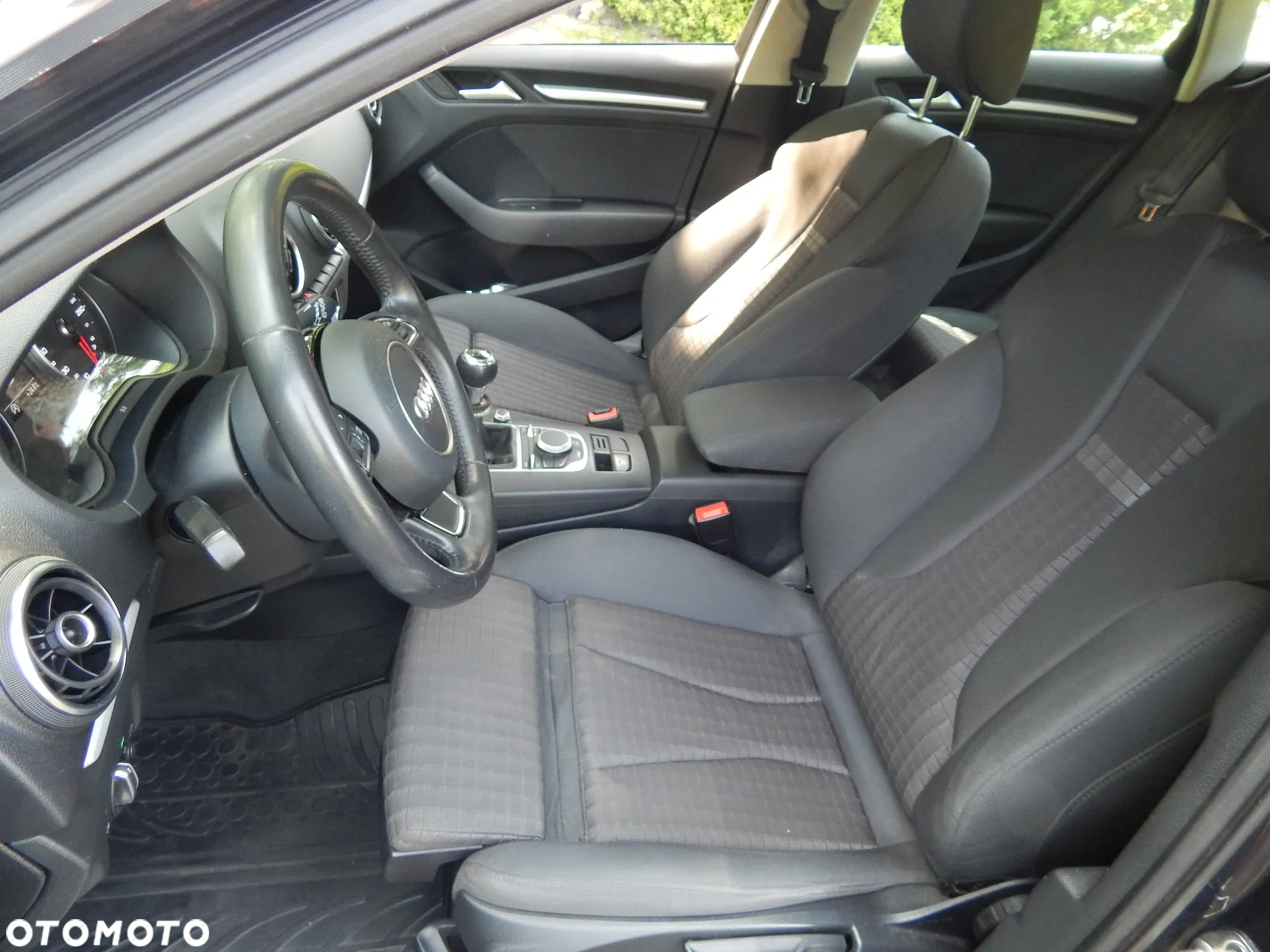 Audi A3 1.6 TDI Sportback Ambiente - 9