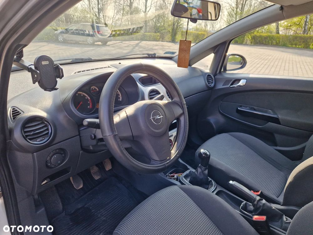 Opel Corsa 1.2 16V Essentia - 6