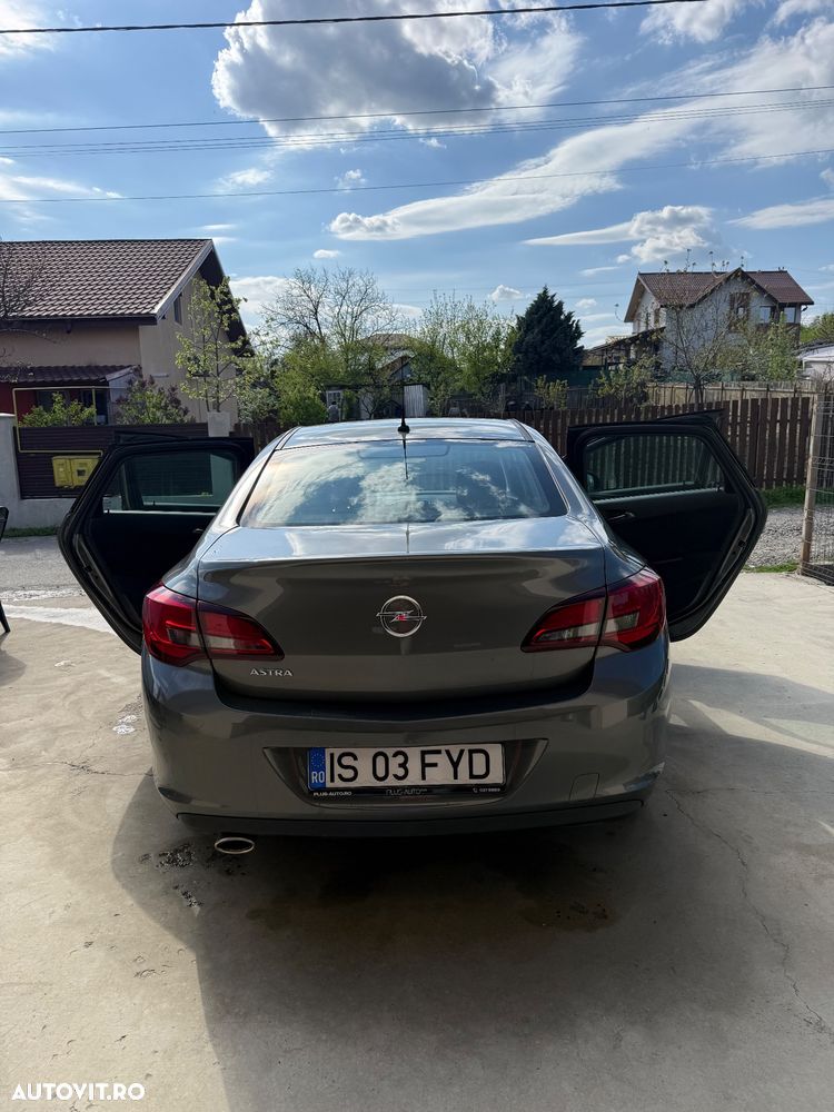 Opel Astra 1.4 Turbo ECOTEC Enjoy - 10