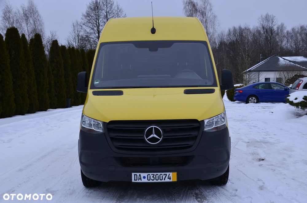 Mercedes-Benz Sprinter - 10