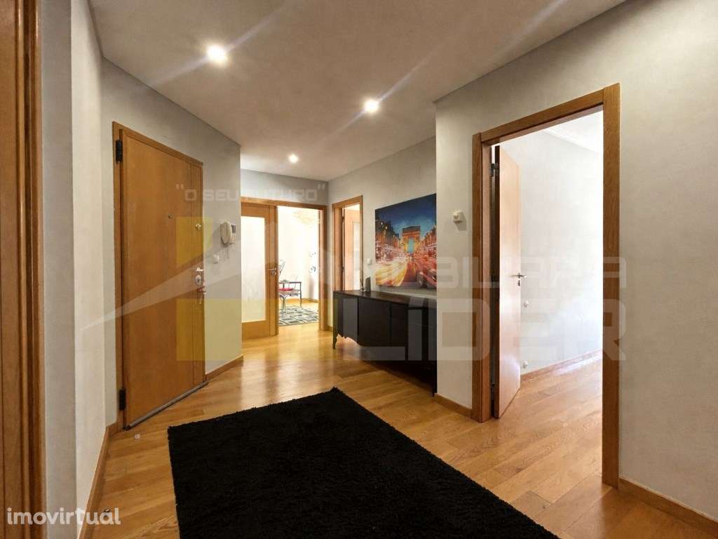 Apartamento T1 com terraço de aproximadamente 70m2 nas Colinas Cruz... - Grande imagem: 4/18