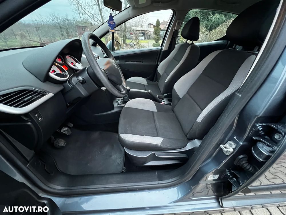 Peugeot 207 1.4 E Premium - 12