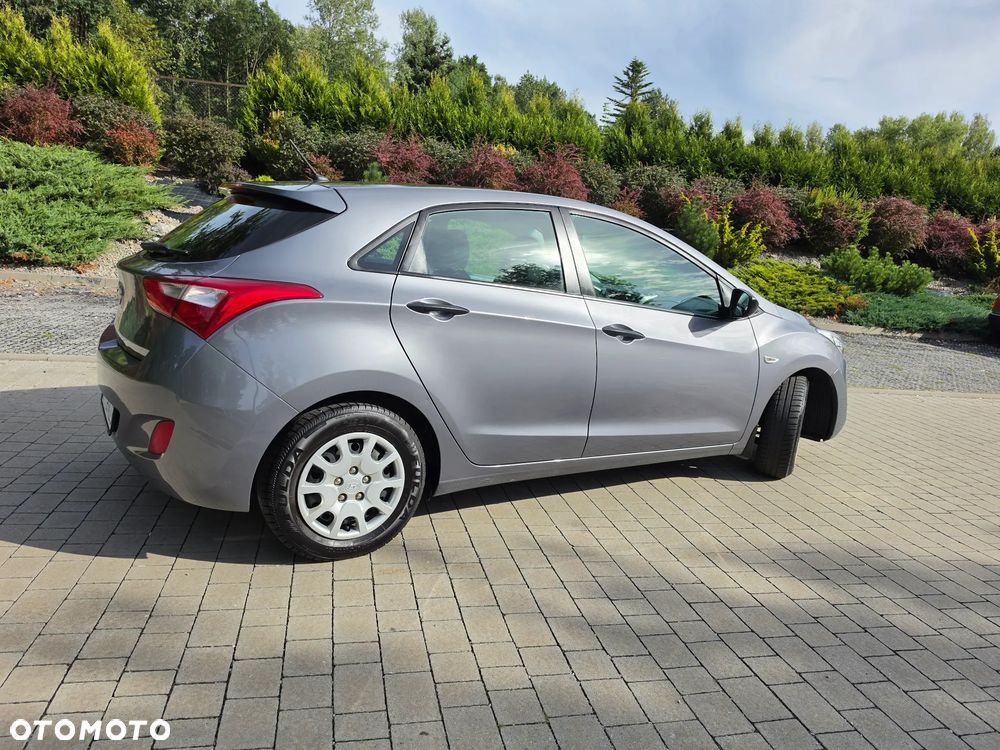 Hyundai i30 blue 1.4 Classic - 19