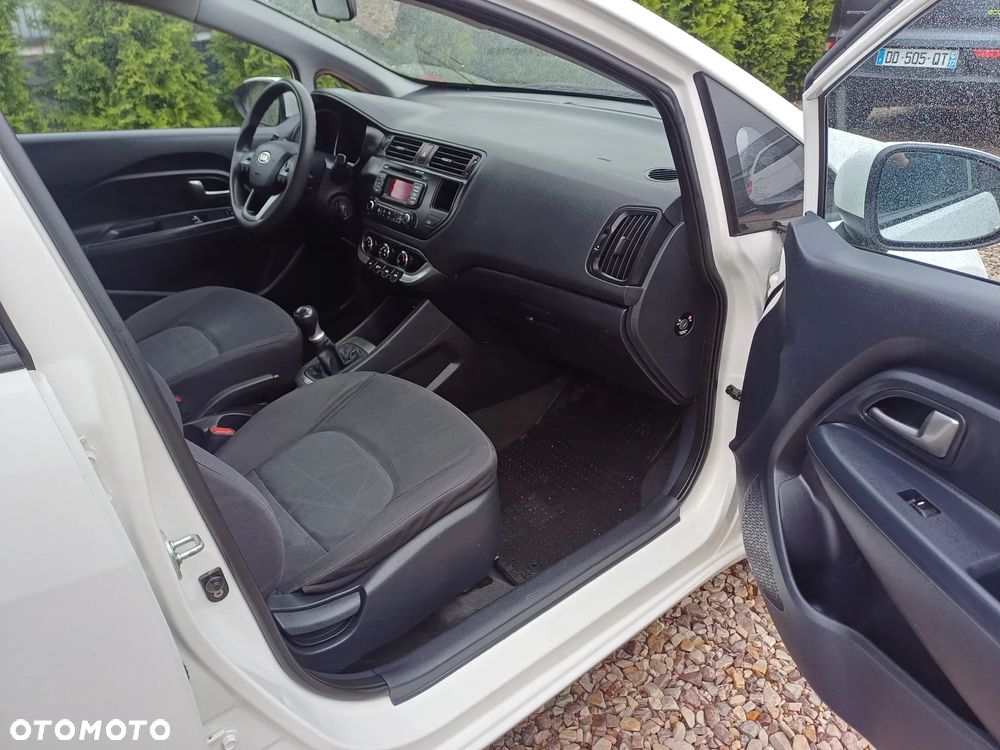 Kia Rio 1.2 Attract - 16