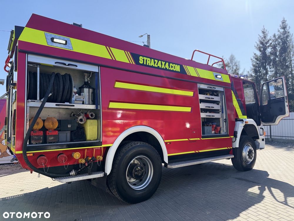 MAN Wóz strażacki CIĘŻKI Pojazd pożarniczy Straż pożarna MAN 18.284 4x4 6t wody+piana, CNBOP, działko dachowe, skrzynie dachowe, łańcuchy podrzutowe - 15