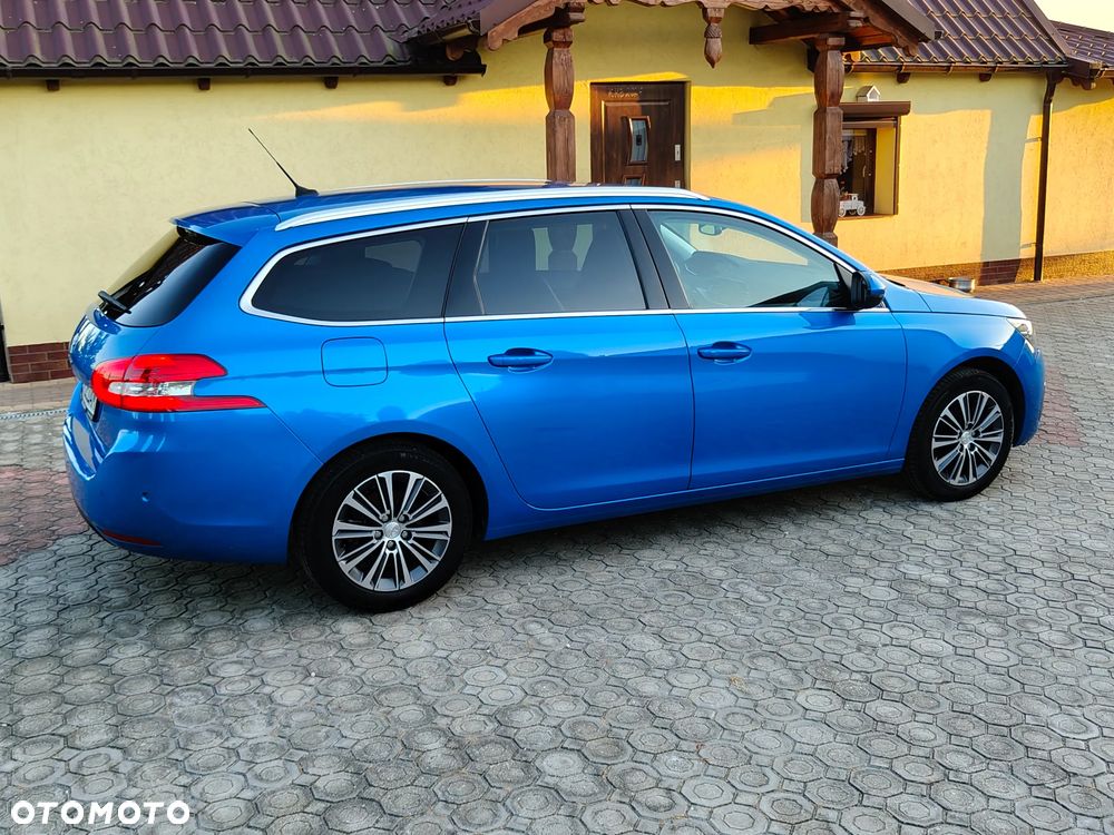 Peugeot 308 - 8