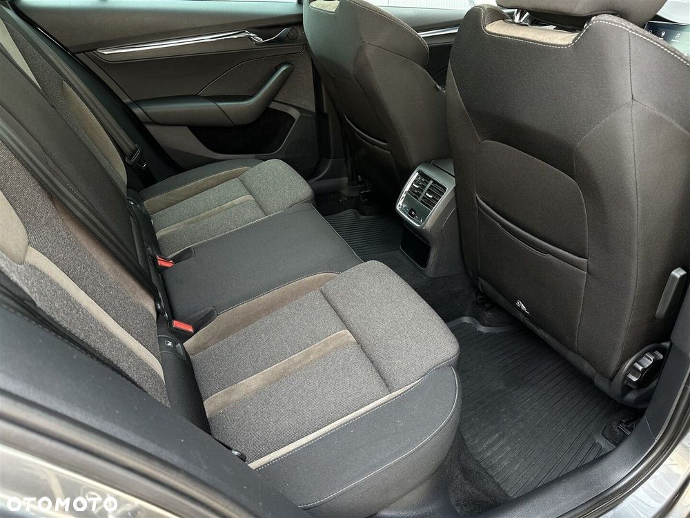 Skoda Octavia 2.0 TDI 4x4 Scout DSG - 9