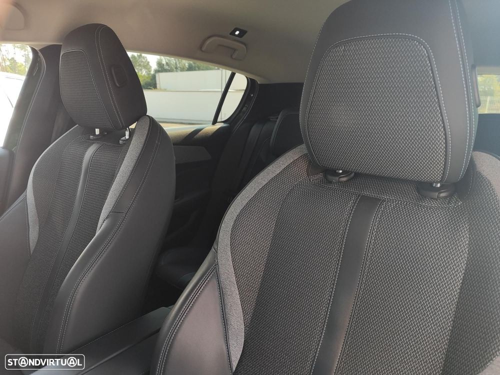 Peugeot 308 1.2 PureTech Allure - 15