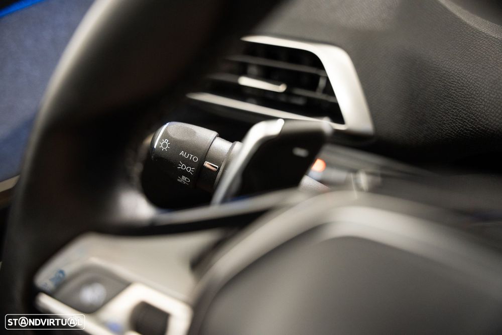 Peugeot 3008 1.6 Hybrid Allure Pack e-EAT8 - 23