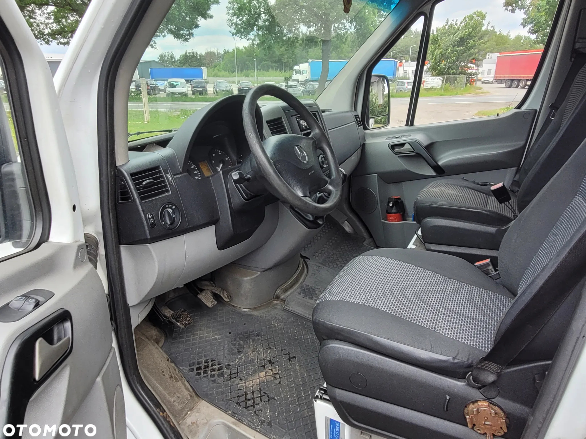 Mercedes-Benz Sprinter 319 - 8
