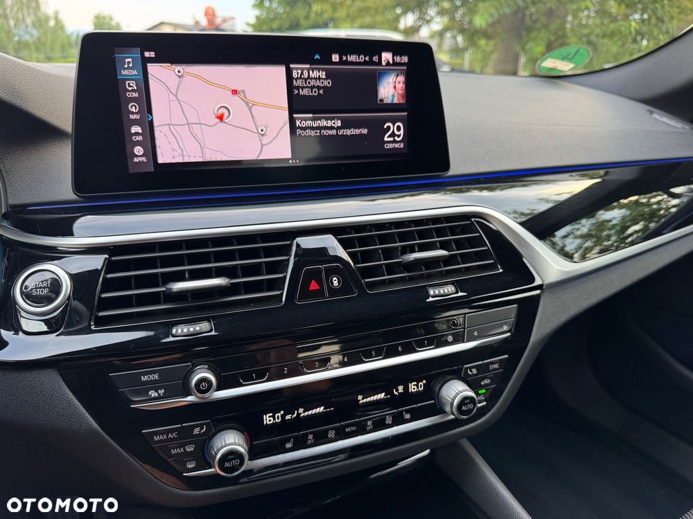 BMW Seria 5 530e xDrive M Sport Edition - 34