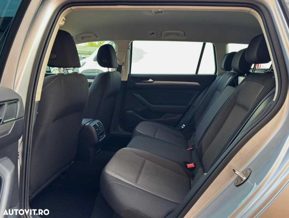 Volkswagen Passat - 16